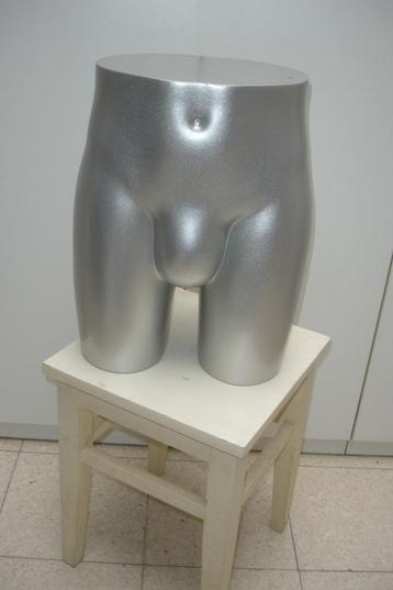 etalagemateriaal vanaf 8 euro = Ondergoed en kousen beschikbaar voor biedingen