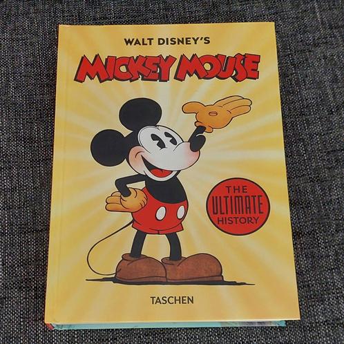 Walt Disney's Mickey Mouse - The Ultimate History boek nieuw, Livres, Cinéma, Tv & Médias, Neuf, Enlèvement ou Envoi