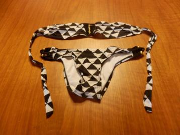 (111)- bikini femme t.36 noir blanc beschikbaar voor biedingen