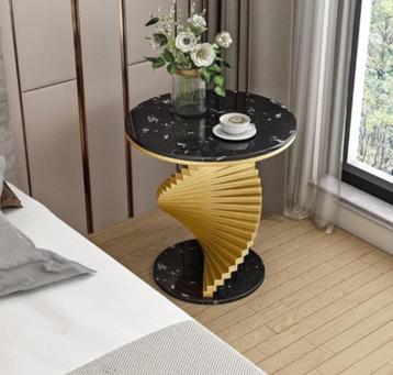 Zwart Marmer en Goudkleurige Spiraalbasis Italiaans Design beschikbaar voor biedingen