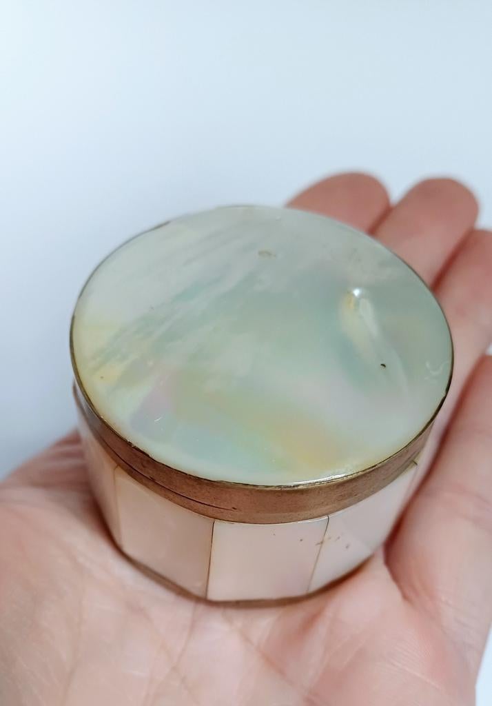 Antiek parelmoer potje, poederdoos, Ophalen of Verzenden