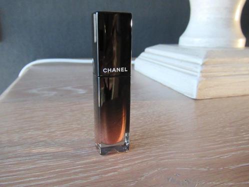 Chanel Rouge Allure Laque in 90 Golden Beige NIEUW, Handtassen en Accessoires, Uiterlijk | Cosmetica en Make-up, Nieuw, Make-up