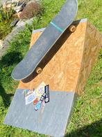 Kicker skateramp + 8 gratis skatestickers, Ophalen, Gebruikt, Skateboard