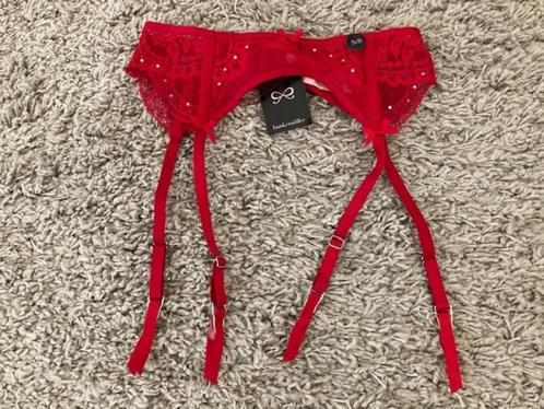 Gloednieuwe jarretelgordel Hunkemöller Tango Red maat S, Kleding | Dames, Ondergoed en Lingerie, Setje, Rood, Verzenden