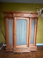 Set van twee identieke eiken kasten met gaasdeuren, Ophalen
