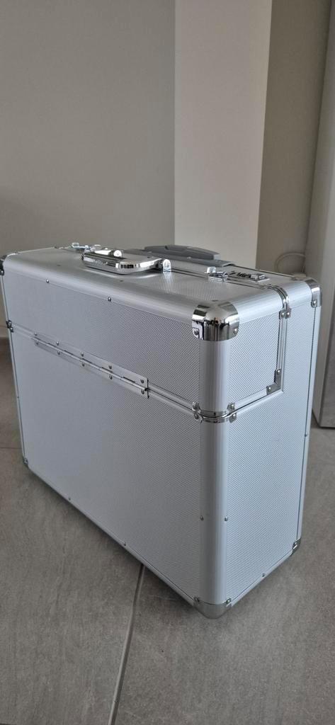 Metalen opbergkoffer met vakverdeling, Handtassen en Accessoires, Koffers, Ophalen of Verzenden