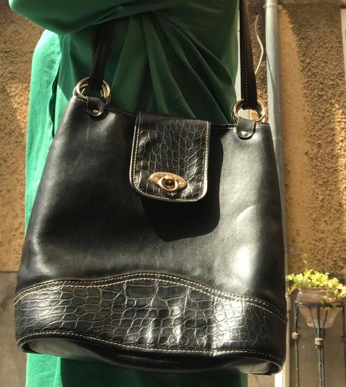 Vintage lederen schoudertas, Handtassen en Accessoires, Tassen | Damestassen, Zo goed als nieuw, Ophalen of Verzenden