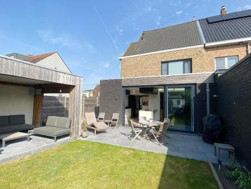 INSTAPKLARE Half-Open bebouwing beschikbaar voor biedingen