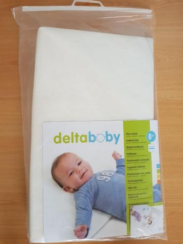 Hellend vlak / kussen /verhoger babybed deltababy beschikbaar voor biedingen