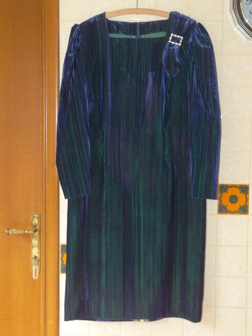 Prachtige Miracle Velvet vintage jurk, Kleding | Dames, Jurken, Zo goed als nieuw, Maat 42/44 (L), Blauw, Onder de knie, Ophalen of Verzenden