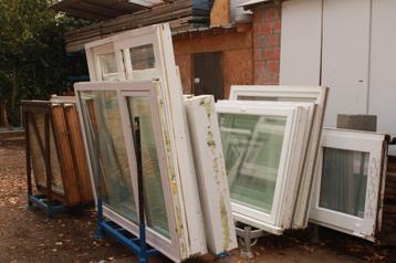 Ramen (hardhouten, PVC, Aluminium, Dubbel glas) beschikbaar voor biedingen
