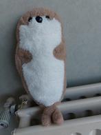 Câlin très doux d´une loutre. Longueur : environ 33 cm., Enlèvement