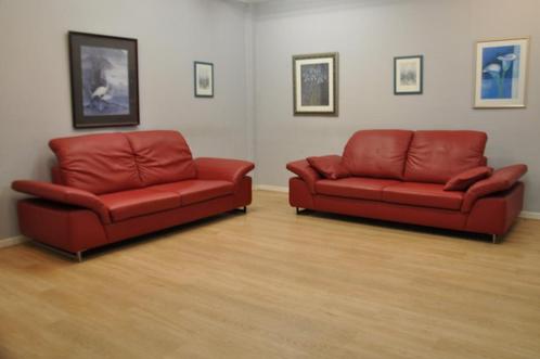 Superbe salon CUIR 3+3 rouge moderne actuel, Huis en Inrichting, Zetels | Zetels, Gebruikt, Leer, Ophalen