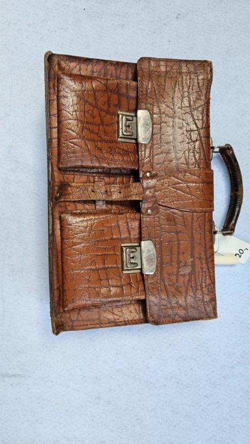 Vintage bruine splitleren aktetas., Handtassen en Accessoires, Tassen | Schooltassen, Gebruikt, Aktetas of Boekentas, 40 tot 50 cm