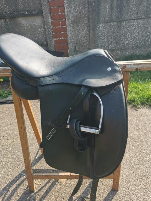 Trekker master dressuurzadel, Dieren en Toebehoren, Paarden en Pony's | Zadels, Gebruikt, Dressuur, Ophalen