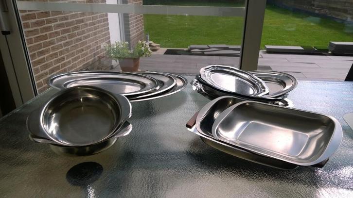 Inox / houten / kunststof serveer schalen/ dienbladen, Huis en Inrichting, Keuken | Servies, Gebruikt, Schaal of Schalen, Ophalen of Verzenden