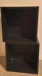 Twee degelijke kubuskastjes, Huis en Inrichting, Woonaccessoires | Wandplanken en Boekenplanken, Ophalen of Verzenden