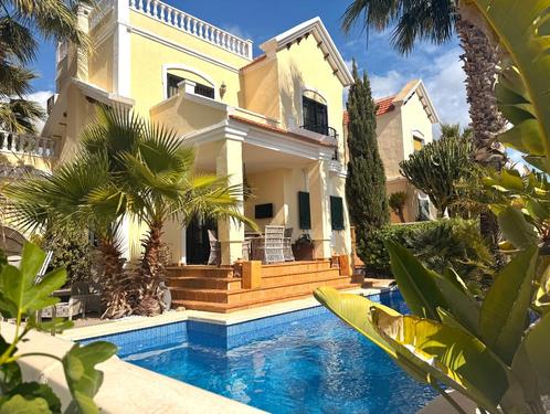 Prachtige villa te koop in top locatie, Immo, Buitenland, Spanje, Woonhuis, Stad