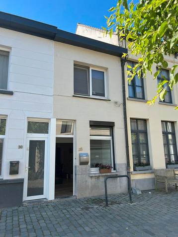Instapklare woning met dakterras in ‘t Looks Lier beschikbaar voor biedingen