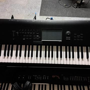 KORG NAUTILUS 73, Korg, Comme neuf, Enlèvement, 76 touches