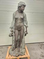 BRONZEN ZWAAR TUINBEELD DAME MET KRUIKEN LEVENSGROOT KOOPJE!, Ophalen of Verzenden, Zo goed als nieuw, Overige materialen, Mensenbeeld