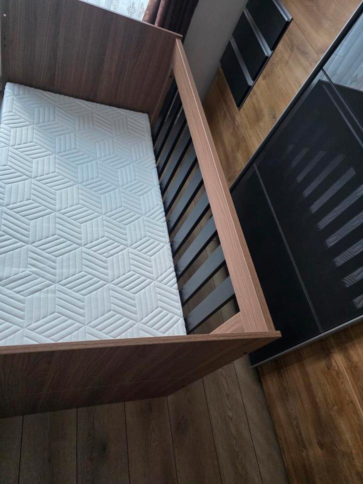 Nieuw Babybed TWF Denia + Matras, Kinderen en Baby's, Kinderkamer | Bedden, Matras, Ophalen