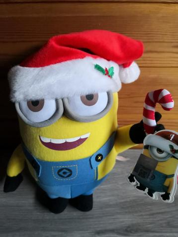 Pluche minion met kerstmuts (ongeveer 25cm) beschikbaar voor biedingen