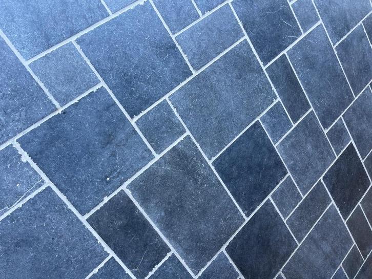 Natuursteen tegels - Hanoi Bluestone Artisan Select, Doe-het-zelf en Bouw, Vloerdelen en Plavuizen, Nieuw, Plavuizen, Steen of Klei