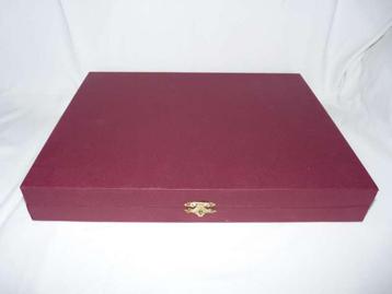 Bestek voor zes personen beschikbaar voor biedingen