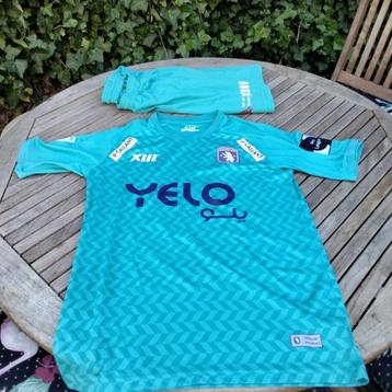 Beerschot shirt + short beschikbaar voor biedingen