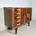 Hoogglans vintage dressoir in Scandinavische stijl, 100 tot 150 cm, Zo goed als nieuw, 25 tot 50 cm, Met deur(en)