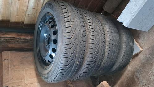 4 stalen velgen met Zomerband Yaris 2020- , Verso S 2011-, Auto-onderdelen, Banden en Velgen, Velg(en), Zomerbanden, 15 inch, 185 mm