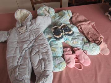 Doos vol met baby kleding V.A. geboorte, Body's - babypakjes beschikbaar voor biedingen