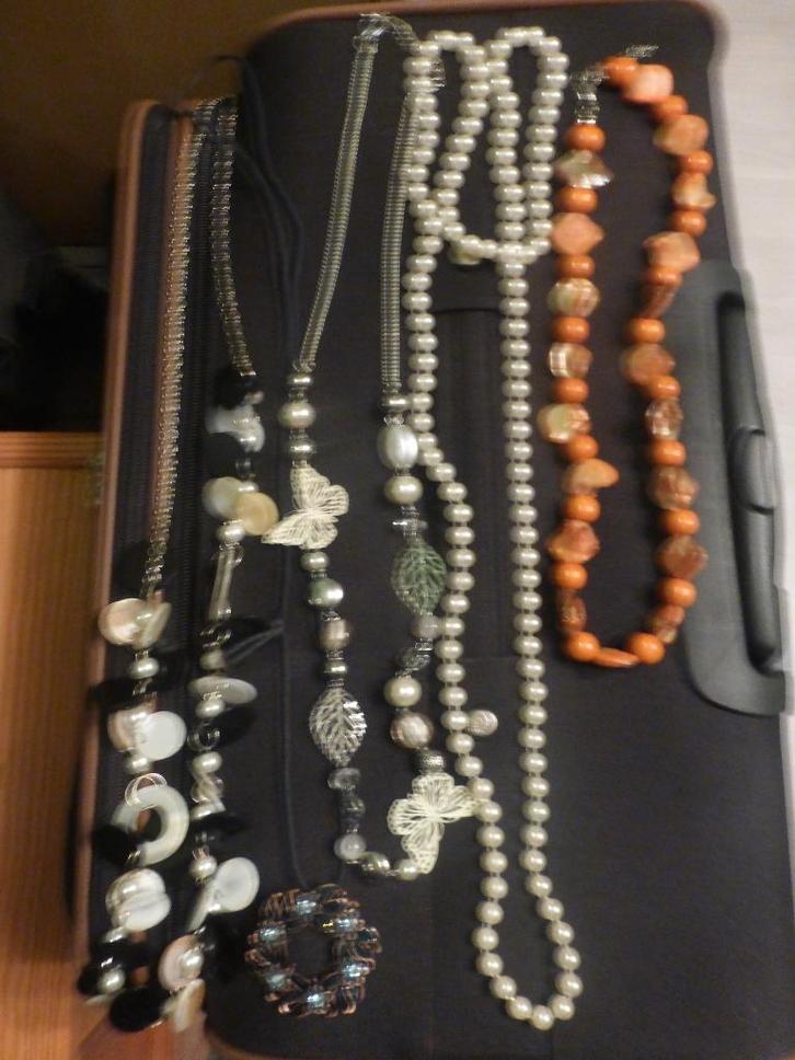 Lange mooie halskettingen: €2 per stuk, Handtassen en Accessoires, Kettingen, Zo goed als nieuw, Ophalen of Verzenden