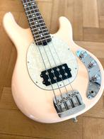 Musicman Stingray short scale Seashell, Muziek en Instrumenten, Snaarinstrumenten | Gitaren | Bas, Ophalen