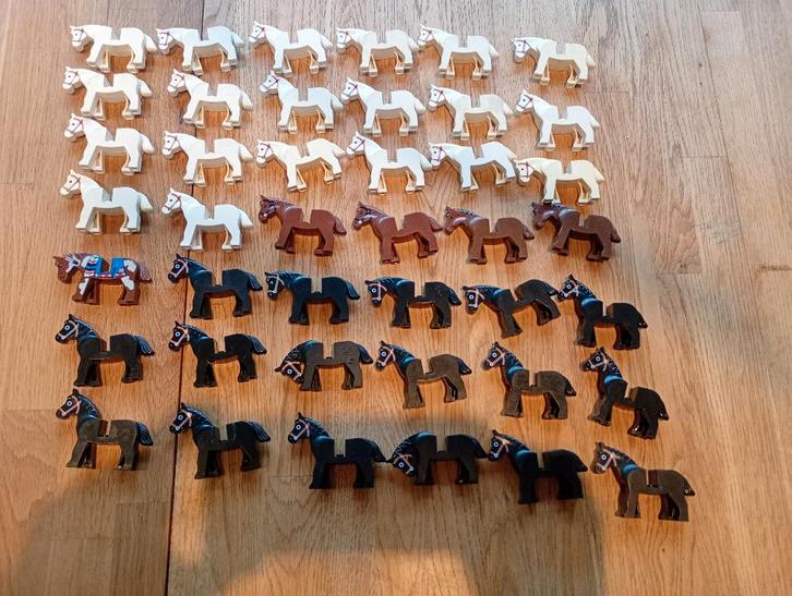 Lego lot/partij van 42 paarden zwart, bruin en wit, Kinderen en Baby's, Speelgoed | Duplo en Lego, Gebruikt, Lego, Ophalen of Verzenden