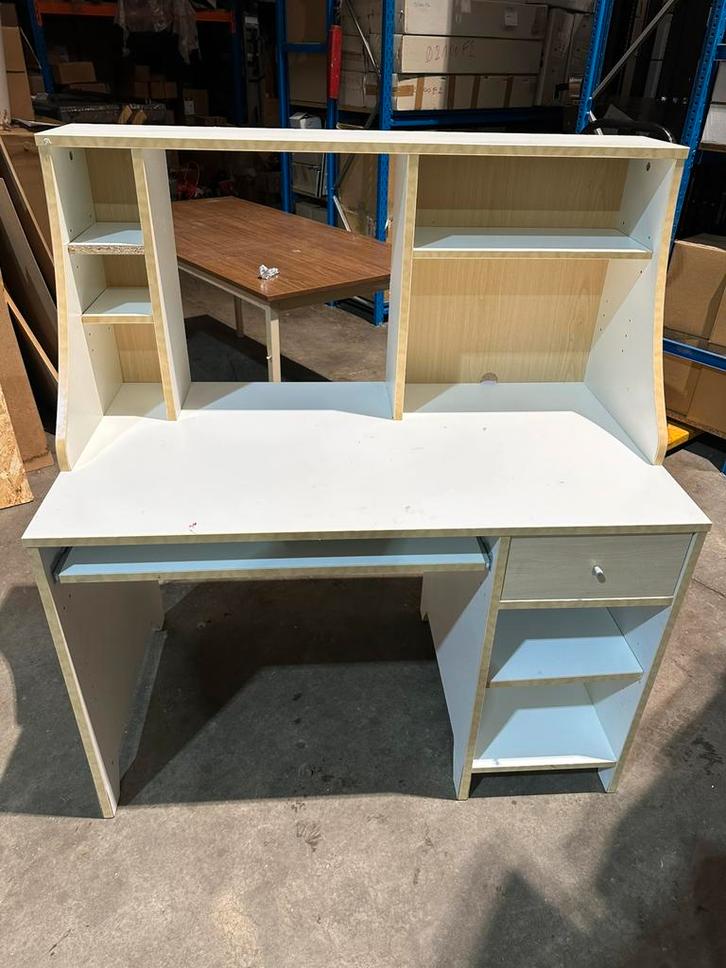 IKEA bureau met opbergruimte, Huis en Inrichting, Bureaus, Zo goed als nieuw, Bureau, Ophalen