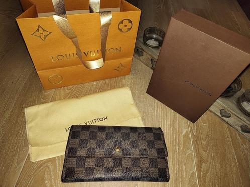 Louis Vuitton Damier Porte Trésor Trifold Long wallet, Handtassen en Accessoires, Portemonnees, Gebruikt, Overige merken, Bruin