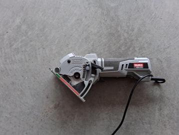 Te koop zaagmachine merk duro met extra zaagbladen beschikbaar voor biedingen