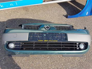 RENAULT MÉGANE SENIC VOORBUMPER BJ 2003 2006 beschikbaar voor biedingen