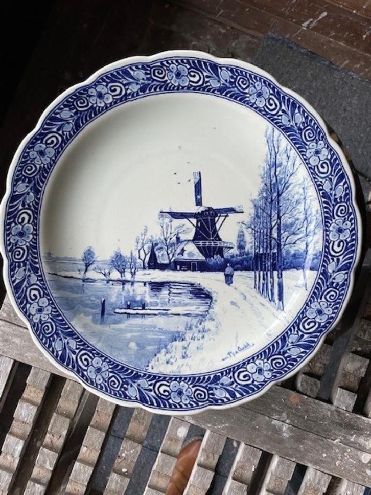 SIERBORD DELFTS BLAUW VAN F.J. DU CHATTEL -MOLEN IN SNEEUW, Antiek en Kunst, Antiek | Keramiek en Aardewerk, Ophalen of Verzenden