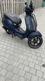 Vespa sprint B klasse custom kleur / Akrapovic, Fietsen en Brommers, Ophalen, Klasse B (45 km/u)