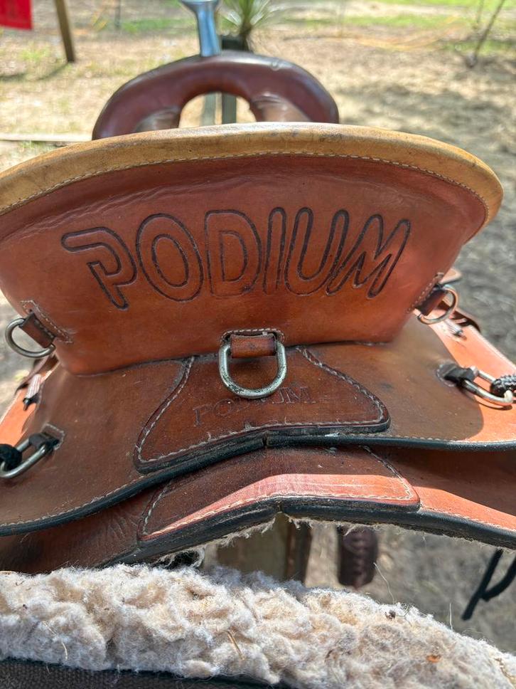 Westernzadel van het merk Podium, Dieren en Toebehoren, Paarden en Pony's | Zadels, Gebruikt, Western, Ophalen