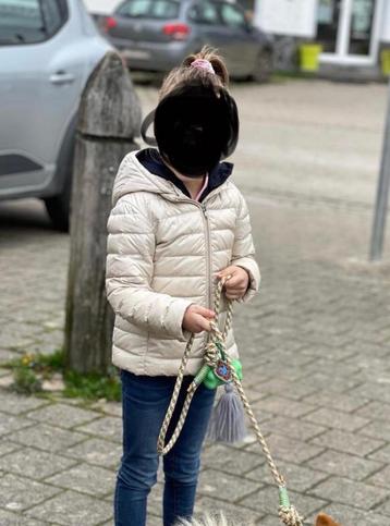 Beige jasje Moncler 6j beschikbaar voor biedingen