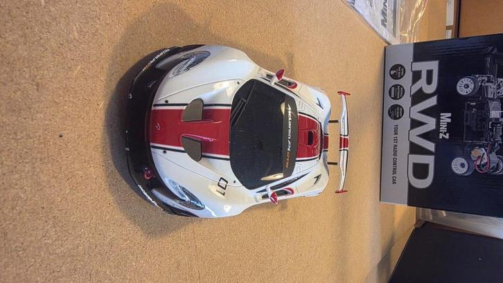 Kyosho Mini-Z 6 auto's met zenders, Hobby en Vrije tijd, Modelbouw | Radiografisch | Auto's, Zo goed als nieuw, Auto onroad, Elektro