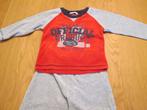 Pyjama Absorba - jongen - 2 jaar/86 cm - rood/grijs (winter), Enfants & Bébés, Comme neuf, Vêtements de nuit ou Sous-vêtements