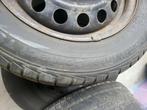 Pneus hiver 185 65 15 sur jantes tole toyota verso, Auto-onderdelen, Banden en Velgen, Ophalen, Gebruikt, 15 inch, Band(en)