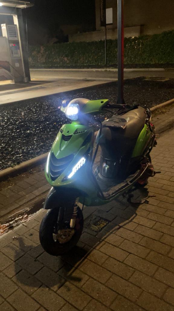 Zip 2t b klasse, Vélos & Vélomoteurs, Scooters | Piaggio, Comme neuf, Zip, Classe B (45 km/h), Deux-temps, Enlèvement