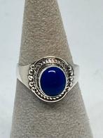 Zilveren ring met lapis lazuli maat 14, Handtassen en Accessoires, Ringen, Overige materialen, 20 of groter, Blauw, Nieuw