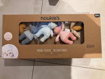 Noukies houten mobiel beschikbaar voor biedingen